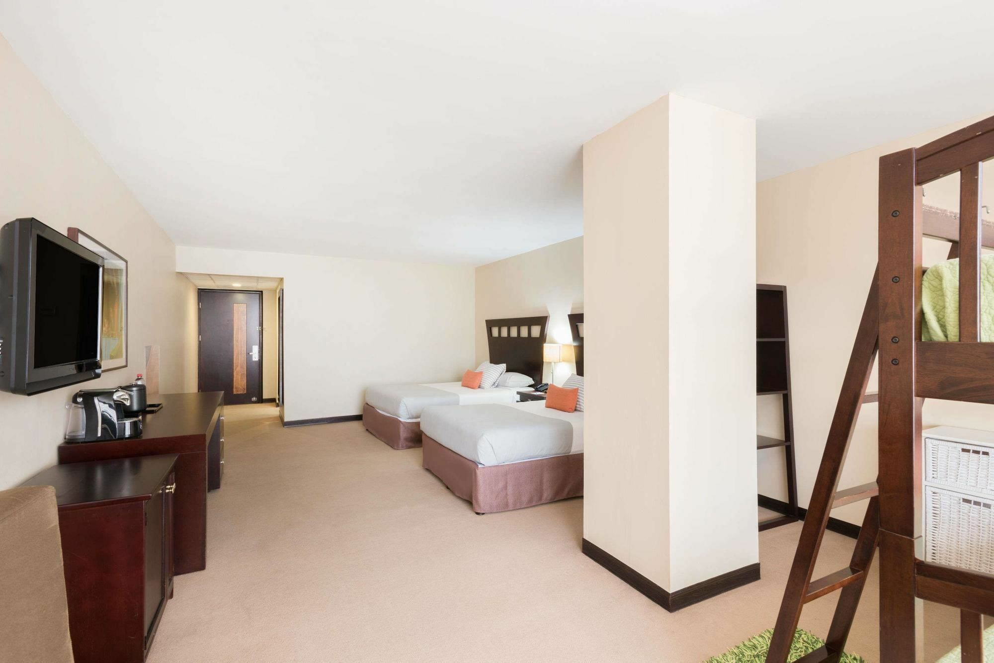 Tryp By Wyndham San Jose Sabana Otel Dış mekan fotoğraf